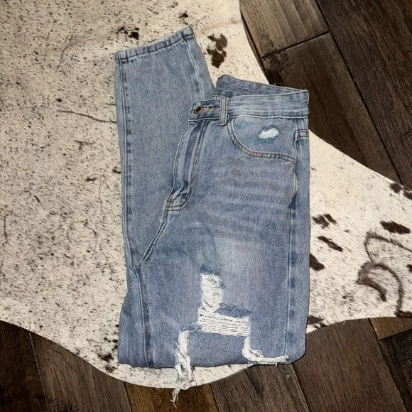 SHEIN Baggy Distressed Jeans - Picture 2 of 4